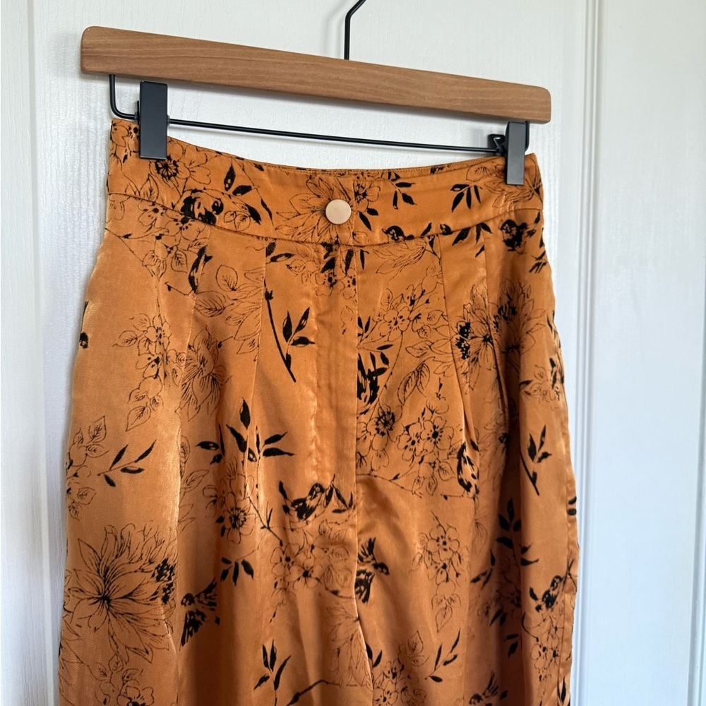 House of Harlow x Revolve Jaya Pant in Copper Floral - Picture 4 of 7